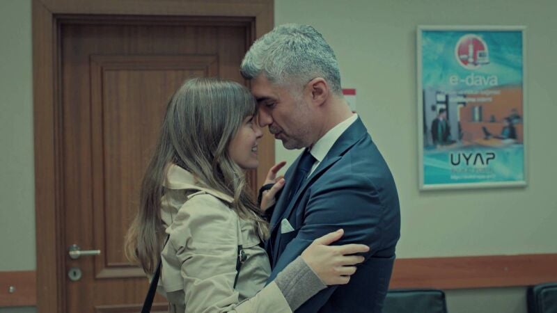 Süreyya da un paso atrás y decide no divorciarse de Faruk: 