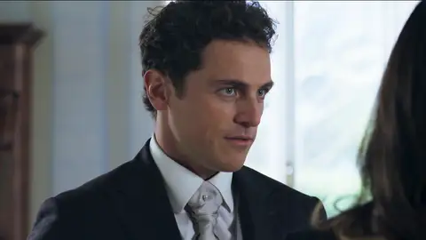 Hans, el compañero de negocio de Carolina, le recuerda la infidelidad que llevó a cabo  Hans, el compañero de negocio de Carolina, le recuerda la infidelidad que llevó a cabo