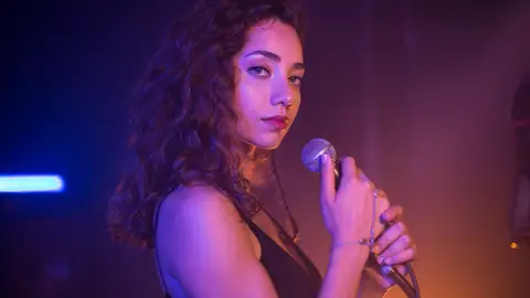 Özge Özacar es Azra Yilmaz Özge Özacar es Azra Yilmaz