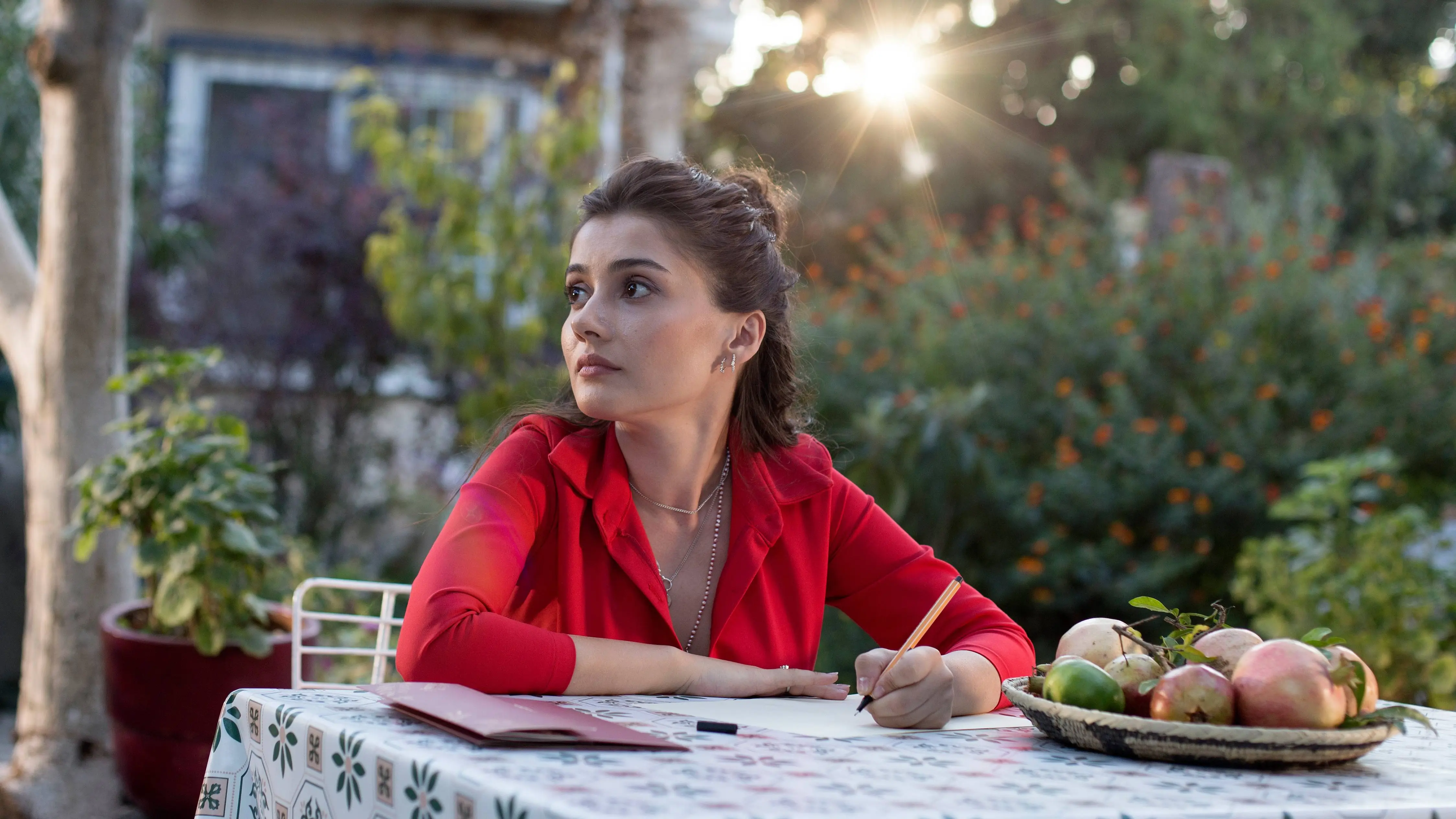 Sevda Erginci es Ipek Gencer Sevda Erginci es Ipek Gencer