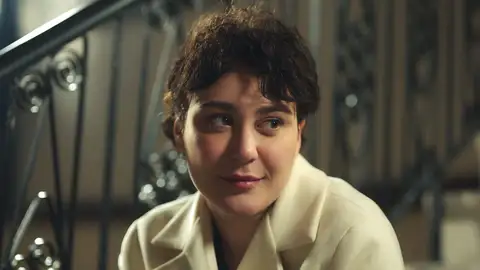 Hande feliz en la mansión Corazón herido