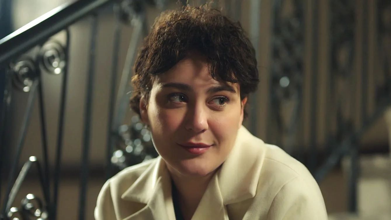 Hande feliz en la mansión Corazón herido