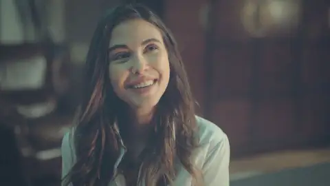 Ipek sonriente La novia de Estambul