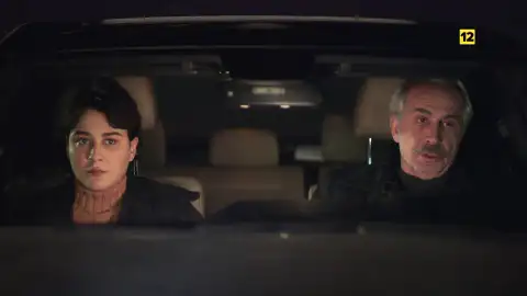 Hande, junto a su padre Husein Hande, junto a su padre Husein