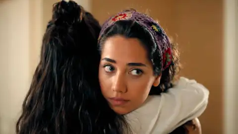 Ipek y Azra Hermanas