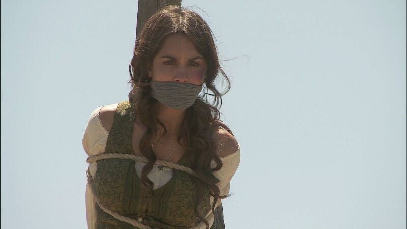 El malvado plan de Carlos: quemar viva a Pepa en una pira 