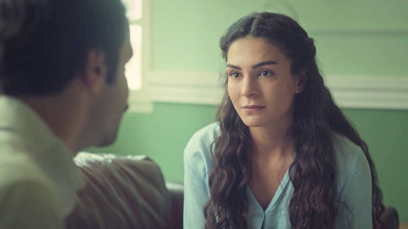 Burcu no da el sí quiero a Osman y se disculpa ante él: 