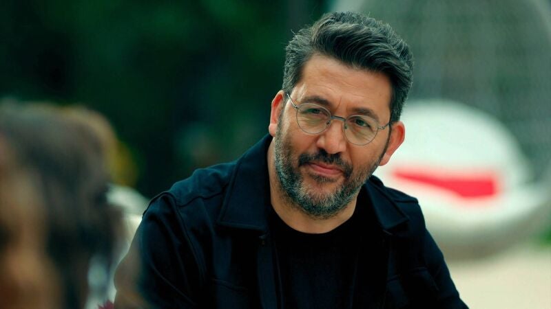 Cemal prosigue con su plan de alejar a las hermanas de su madre Cahide