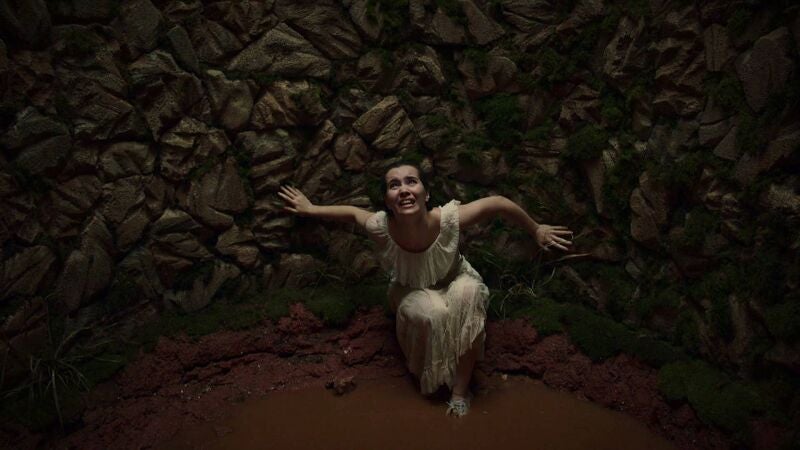 Ökkes se toma la justicia por su mano: rapta a Zülüf y la tira a un pozo