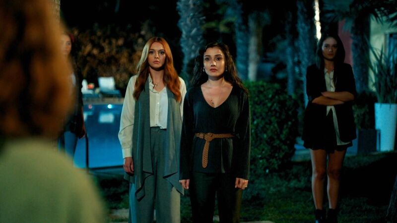 Ha llegado el momento que Ipek, Deren y Çilem esperaban: conocer a su madre