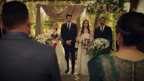 La boda de Zülüf y Kenan y Nefise y Müslüm La boda de Zülüf y Kenan y Nefise y Müslüm