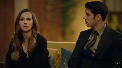 Zülüf accede a casarse con Kenan para evitar un derramamiento de sangre entre las familias Zülüf accede a casarse con Kenan para evitar un derramamiento de sangre entre las familias