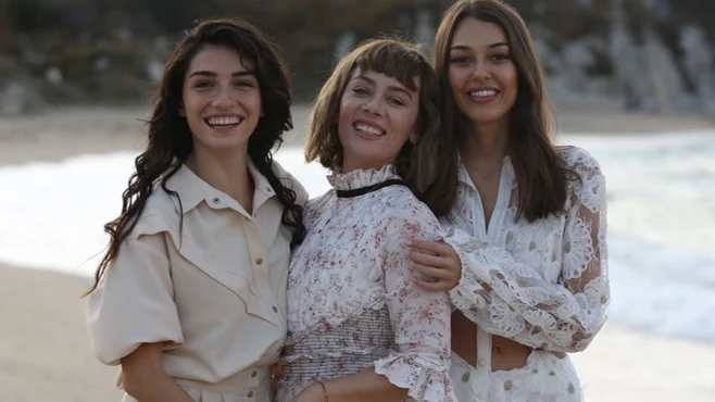 Cemre, Rüya y Çiçek de En llamas Cemre, Rüya y Çiçek de En llamas