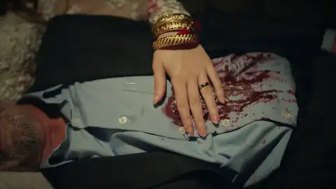 Ökkes dispara a Bedir en medio de la boda...¿Está muerto? Ökkes dispara a Bedir en medio de la boda...¿Está muerto?