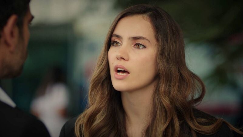 Zülüf entrega el anillo de casada a Kenan: 