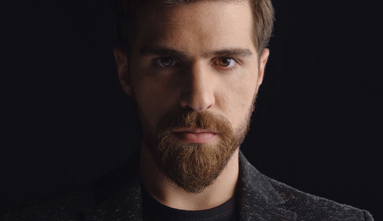 Iskender eligi&oacute; salvarse &eacute;l antes que a su prometida