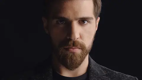 Iskender eligió salvarse él antes que a su prometida En llamas