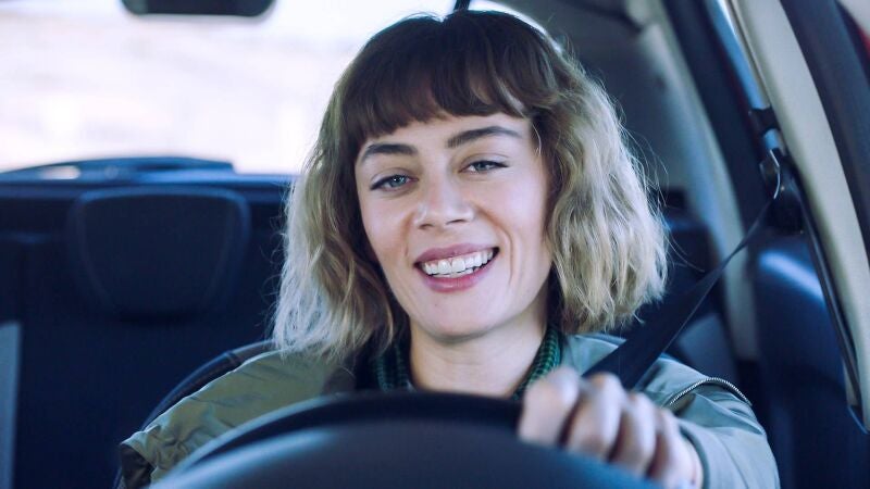 Demet Evgar, la actriz que interpreta a la atormentada Cemre Kayabeyli 