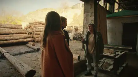 Kenan investiga la muerte de su padre Ahmet...¿Celil tiene algo que ver con su asesinato? Kenan investiga la muerte de su padre Ahmet...¿Celil tiene algo que ver con su asesinato?