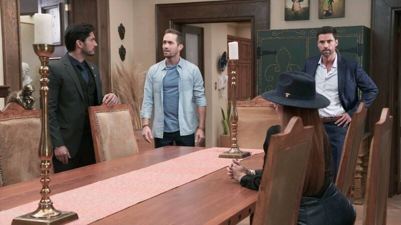 Los del Monte estallan de ira al descubrir que Déborah ha retirado de la hacienda el cuadro de su madre