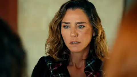 Cahide vuelve a ser rehén de Cemal tras descubrir que sigue teniendo pruebas contra sus hijas Cahide vuelve a ser rehén de Cemal tras descubrir que sigue teniendo pruebas contra sus hijas