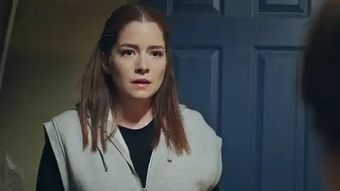 Öykü pone en riesgo la vida de Metin y su familia... ¡Unos matones vienen a por ella! Öykü pone en riesgo la vida de Metin y su familia... ¡Unos matones vienen a por ella!