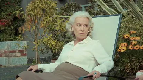 La felicidad de Esma se ve empañada por el rechazo de sus hijos hacia Garib La felicidad de Esma se ve empañada por el rechazo de sus hijos hacia Garib