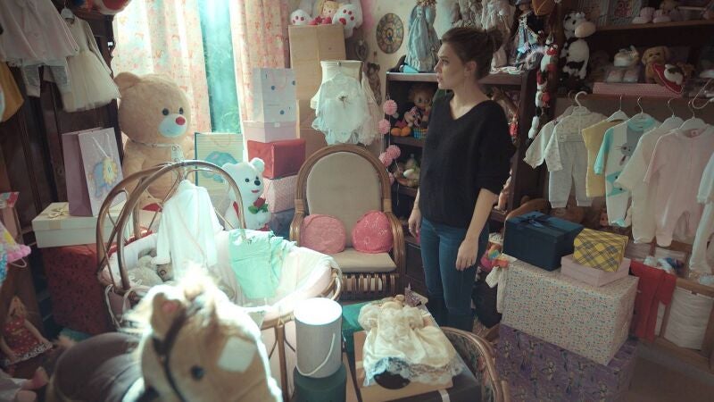 Süreyya descubre en la casa de Ülfet el gran secreto de la hermana de Esma