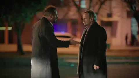 ¡Momento tenso! Bedir descubre la traición de su hermano Kasim ¡Momento tenso! Bedir descubre la traición de su hermano Kasim