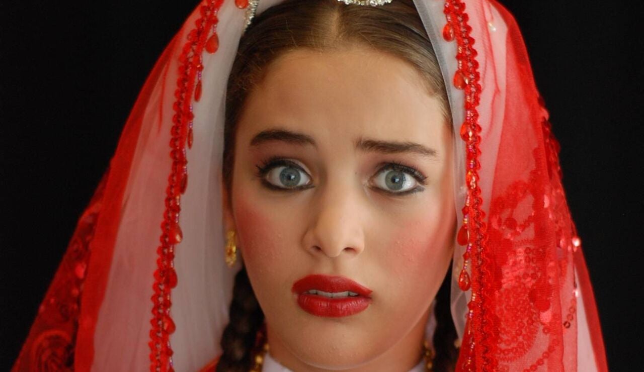 Zehra ve sus sue&ntilde;os y futuro hechos a&ntilde;icos al obligarla a casarse con Ali Kirman