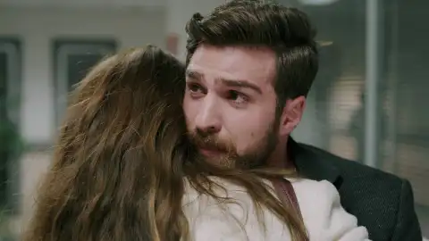 Iskender, abrumado por la traición de Çicek Iskender, abrumado por la traición de Çicek