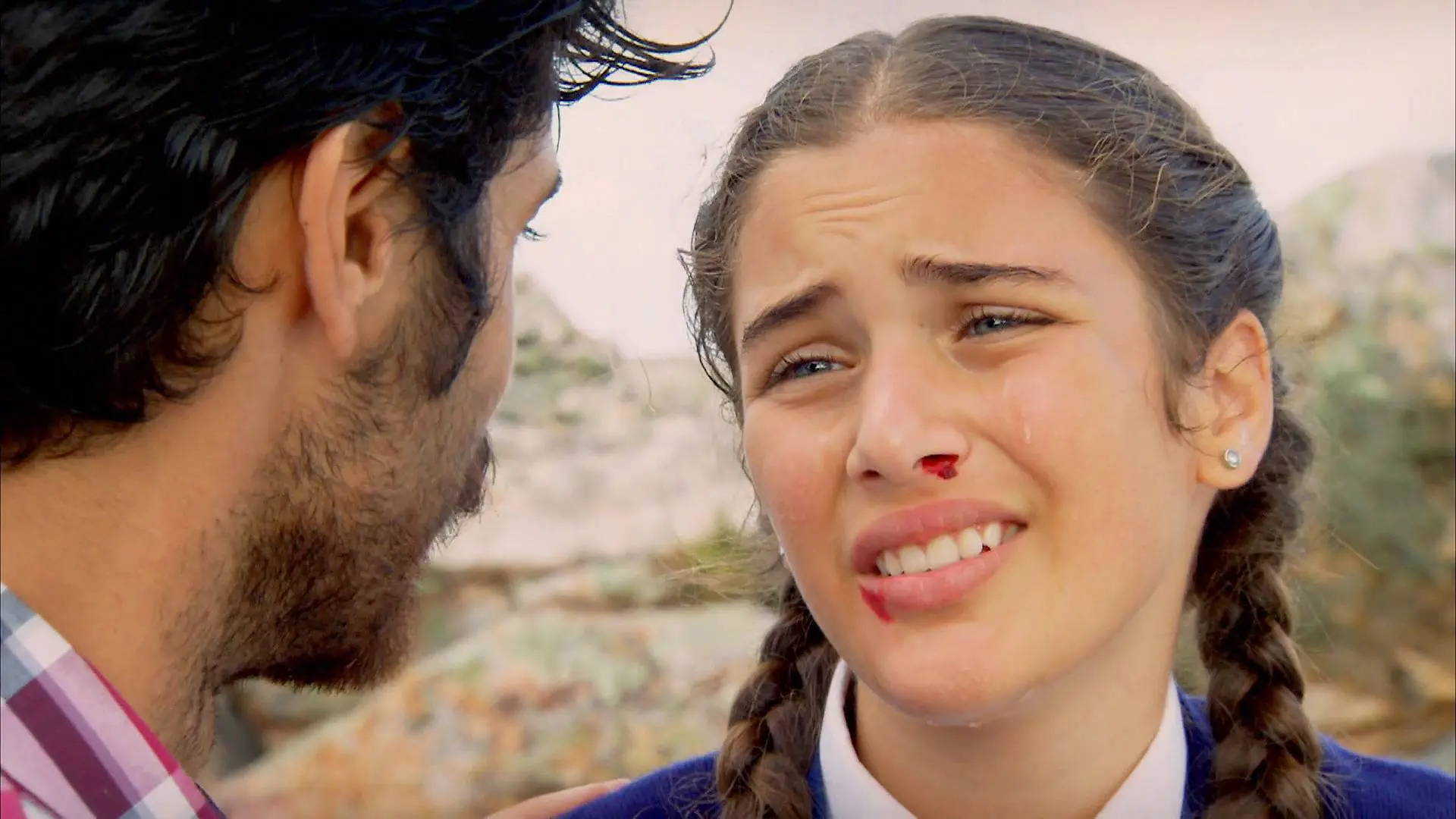 Zehra llora desconsoladamente al conocer su destino 