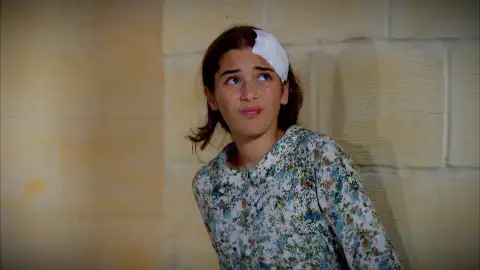 Zehra quiere cambiar su destino y decide huir de la mansión de los Kirman Zehra quiere cambiar su destino y decide huir de la mansión de los Kirman