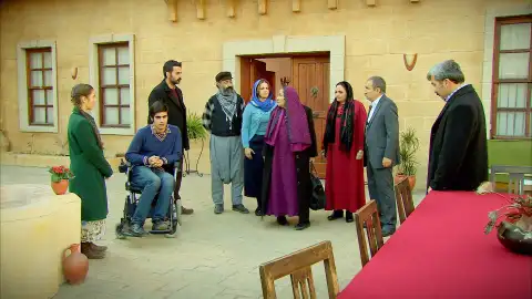 Nujin se se siente traicionada por su familia y decide abandonar la mansión Nujin se se siente traicionada por su familia y decide abandonar la mansión