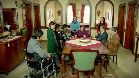 Los resultados de ADN revelan que Zehra no es hija biológica de los Kara: así reaccionan los Kirman Los resultados de ADN revelan que Zehra no es hija biológica de los Kara: así reaccionan los Kirman