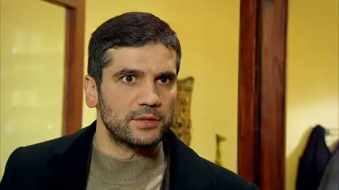 Devra destroza la tetería de Rashit Devra destroza la tetería de Rashit