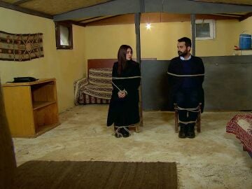 Las confesiones más íntimas de Melek y Azad... ¡Con una declaración de amor incluida!