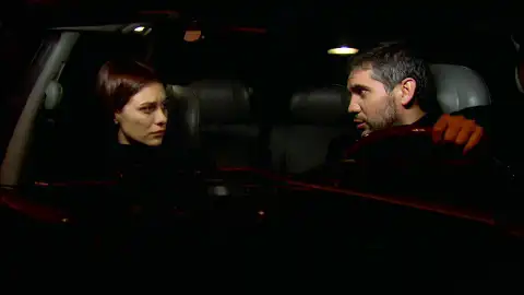 Devra revela a Melek por qué Zehra la menospreció ante los Kirman Devra revela a Melek por qué Zehra la menospreció ante los Kirman