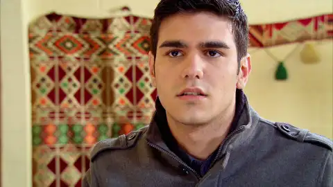 Ali descubre que Suna está esperando un bebé Ali descubre que Suna está esperando un bebé