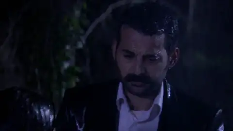 Azad salva de nuevo a Melek Azad salva de nuevo a Melek