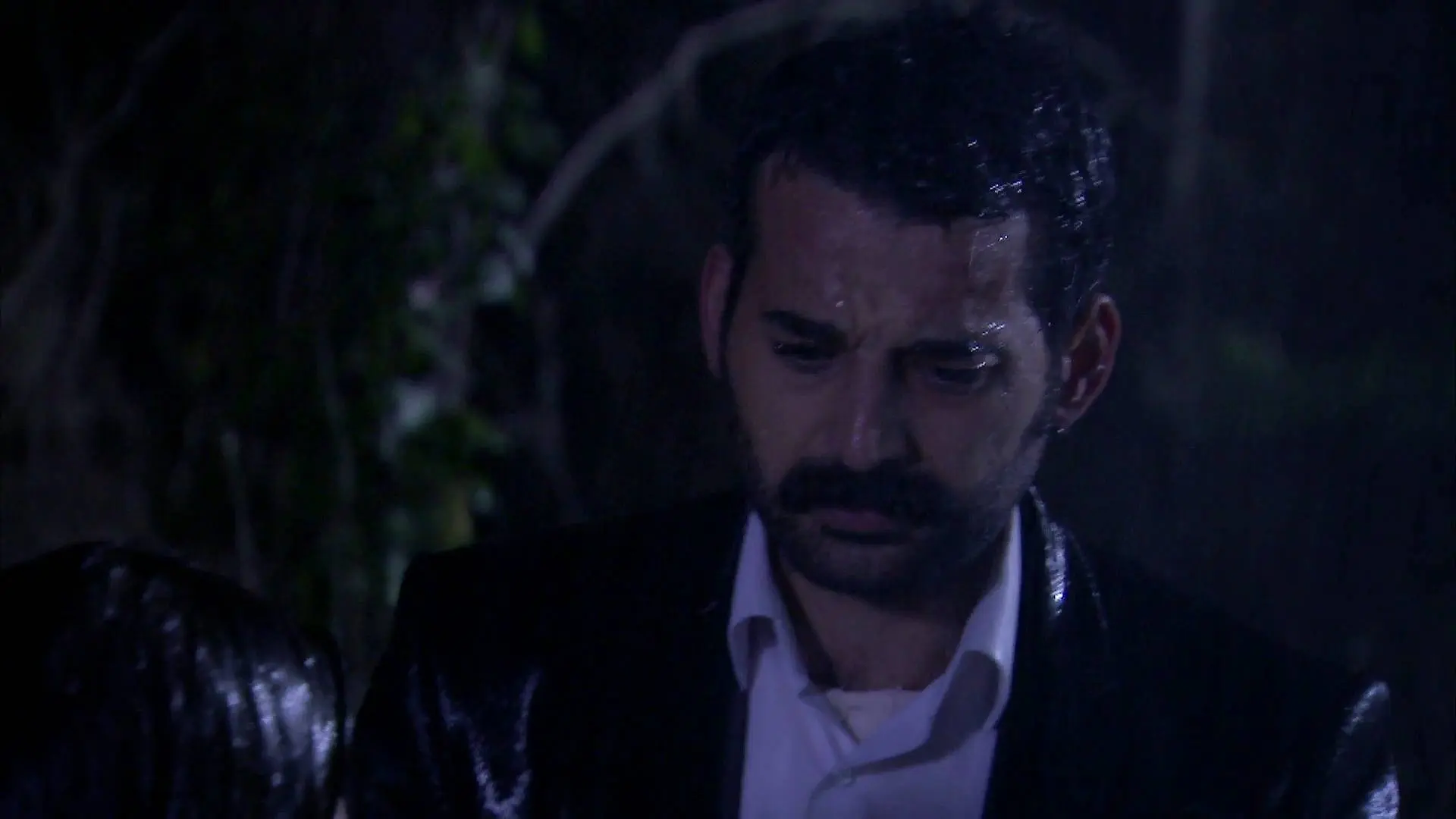 Azad salva de nuevo a Melek Azad salva de nuevo a Melek