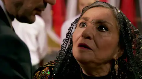 Nujin impone un castigo a Devra por no casarse con Celal Nujin impone un castigo a Devra por no casarse con Celal