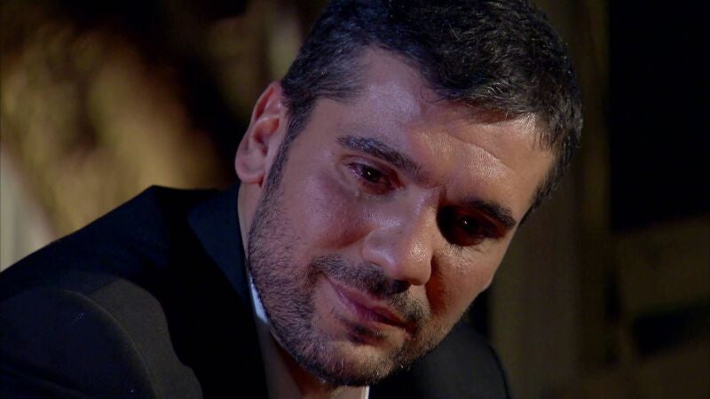 Devra abre su corazón y comparte con Azad sus sentimientos hacia Melek