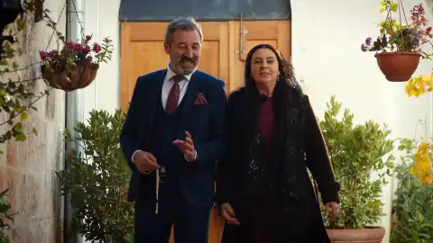 Cumali y Zümrut Melek