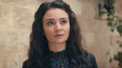 La confesión de Ömer a Defne: "Debe ser duro que tu prometido desaparezca para convertirse en un extraño" La confesión de Ömer a Defne: "Debe ser duro que tu prometido desaparezca para convertirse en un extraño"