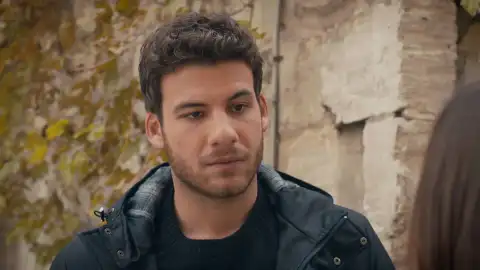 La confesión de Ömer a Defne: "Debe ser duro que tu prometido desaparezca para convertirse en un extraño" La confesión de Ömer a Defne: "Debe ser duro que tu prometido desaparezca para convertirse en un extraño"