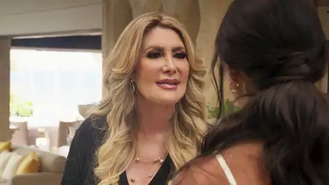 Jimena humilla e insulta a Sofía sin ninguna compasión Jimena humilla e insulta a Sofía sin ninguna compasión