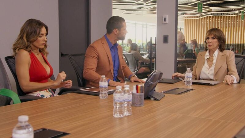 La familia de Alejandro lo castiga con lo que más le duele... ¡Comienza su venganza! 