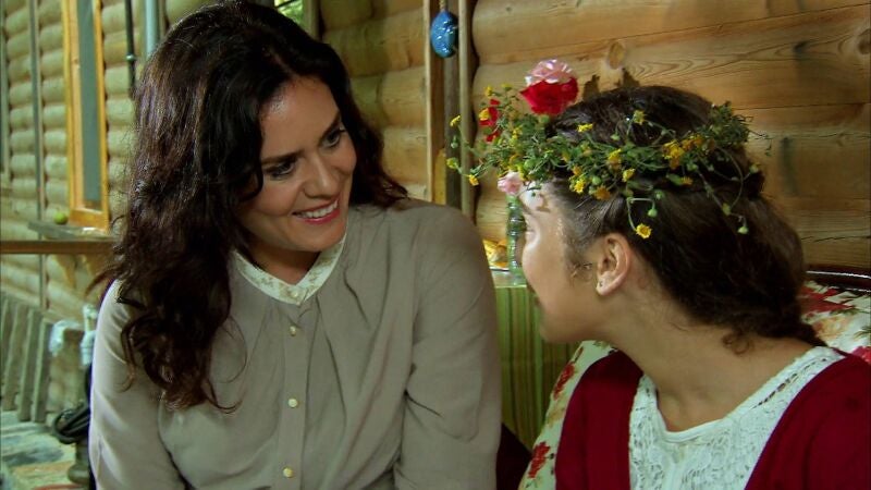 Zehra y Melek recuperan el tiempo perdido hasta que el malvado Devra vuelve a aparecer en sus vidas