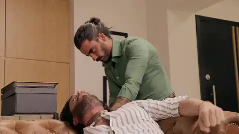 El malvado Eduardo acaba cruelmente con la vida de Ernesto El malvado Eduardo acaba cruelmente con la vida de Ernesto